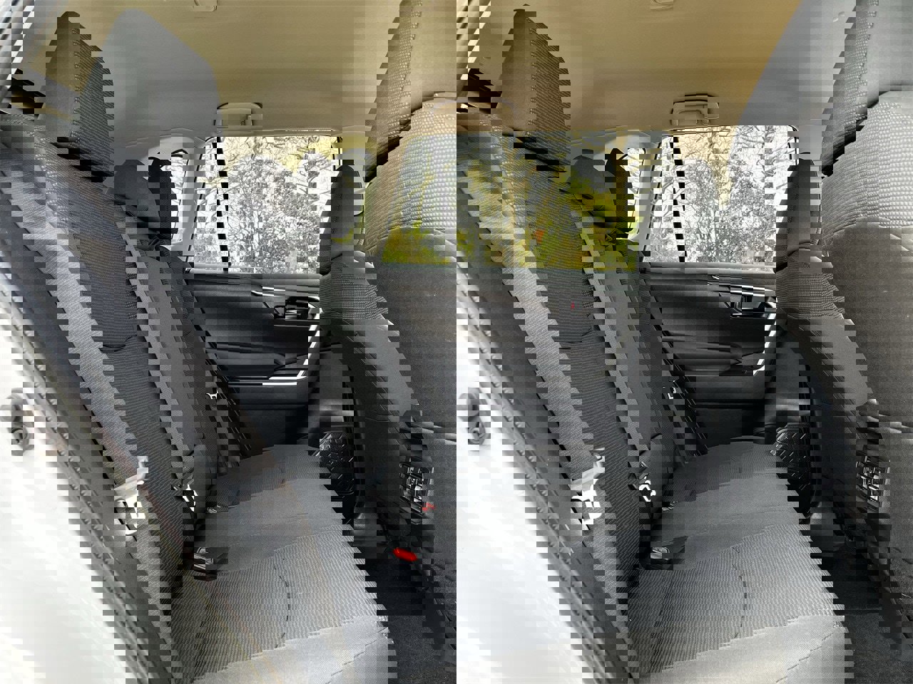 Used 2024 Toyota RAV4 LE image 27