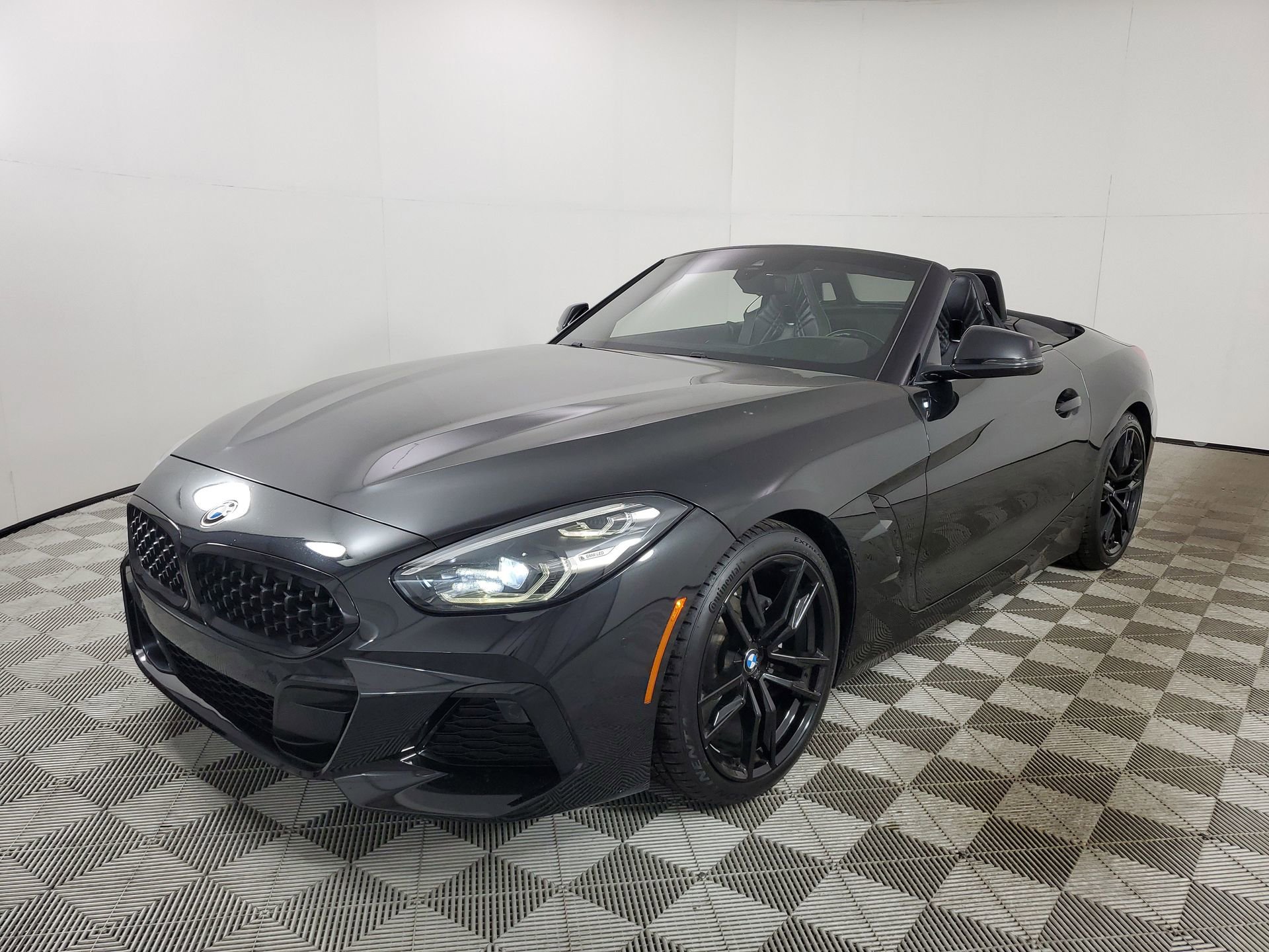 Used 2019 BMW Z4 sDrive30i w/ M Sport Package image 4