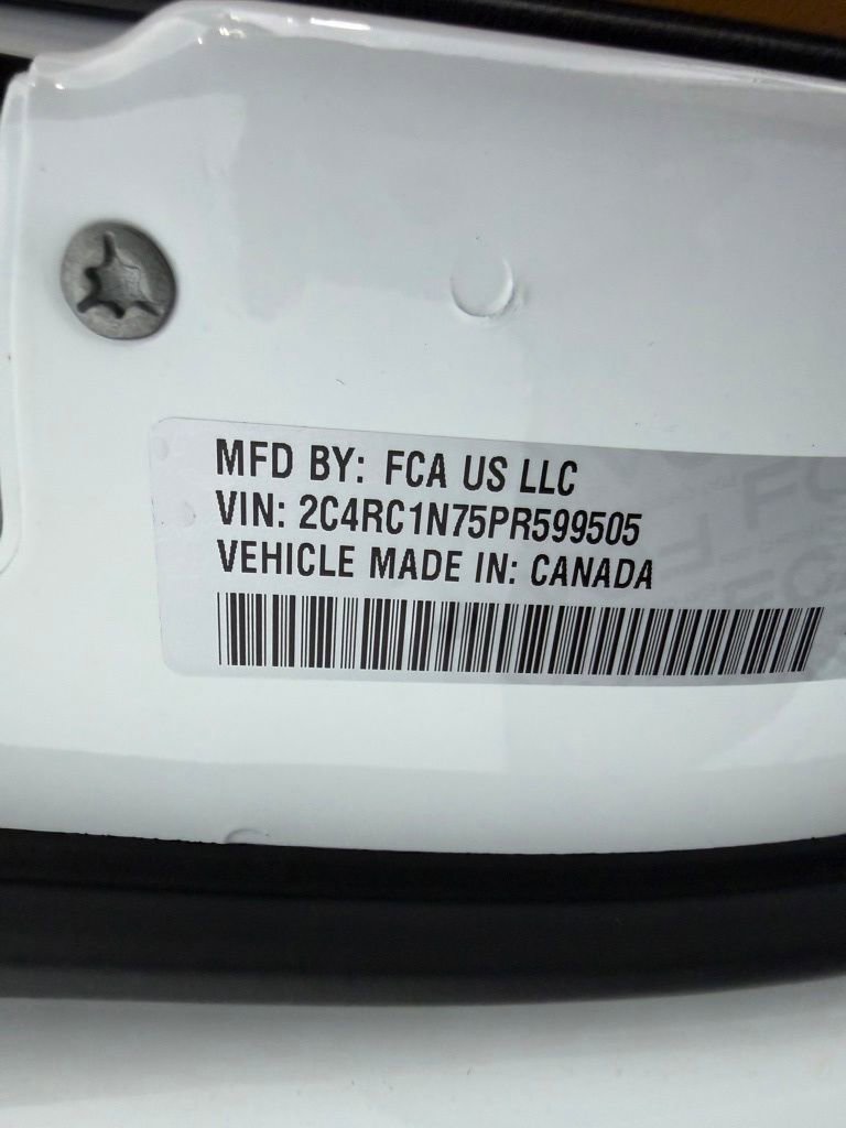 Used 2023 Chrysler Pacifica Pinnacle image 37