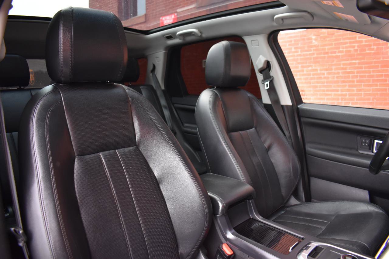 Used 2017 Land Rover Discovery Sport HSE image 18