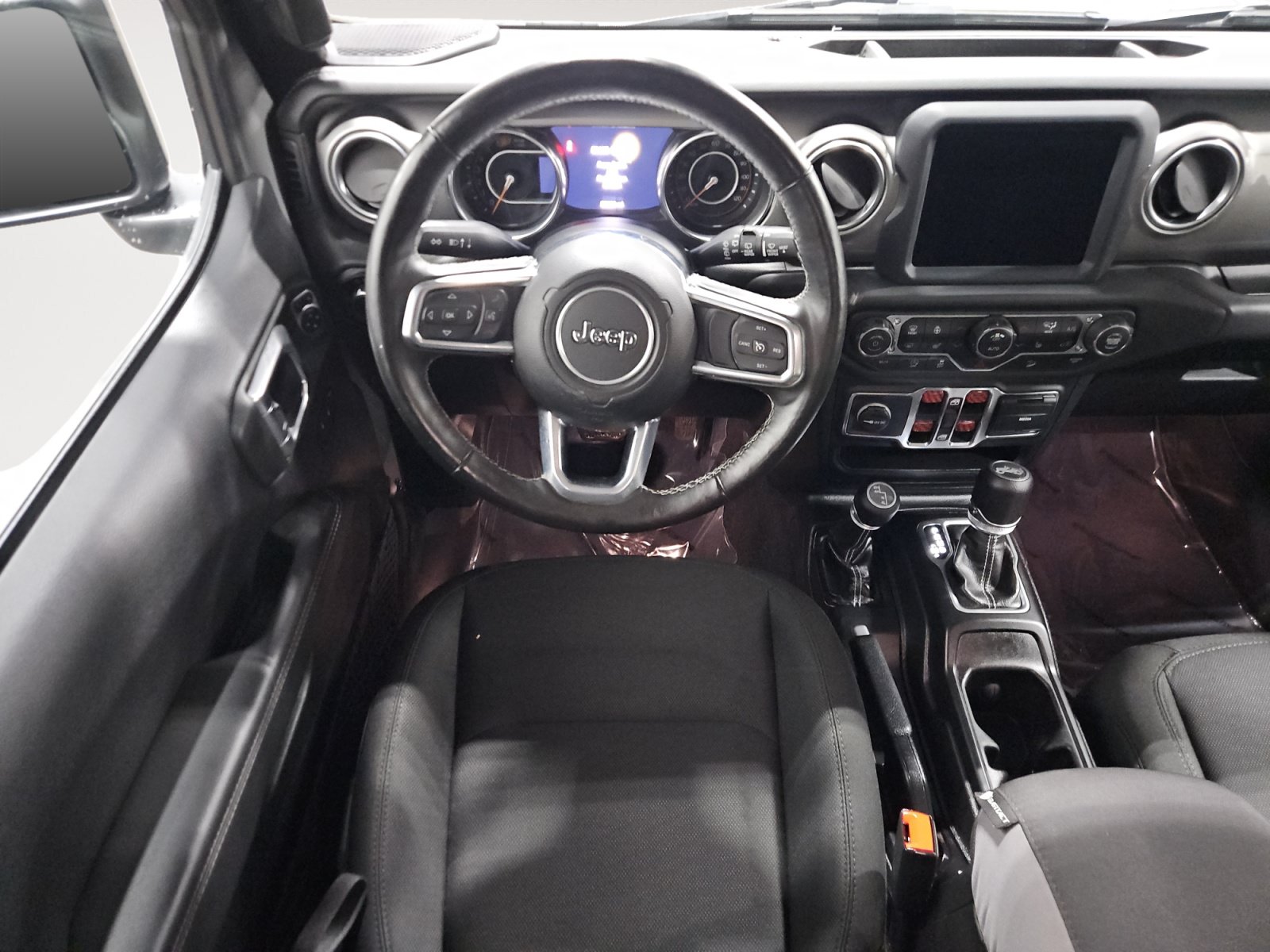 Used 2018 Jeep Wrangler Unlimited Sahara w/ Uconnect 4C Nav & Sound Group AWD/4WD image 10