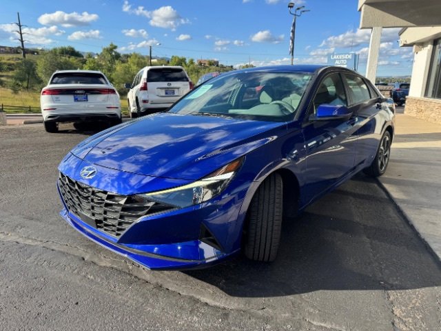 Used 2023 Hyundai Elantra SEL w/ Convenience Package image 3