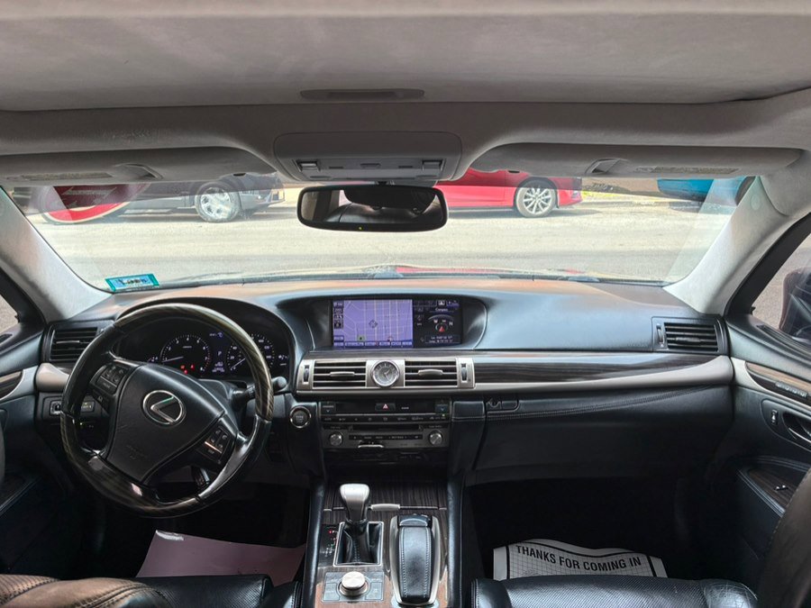 Used 2013 Lexus LS 460 AWD w/ Comfort Pkg image 18