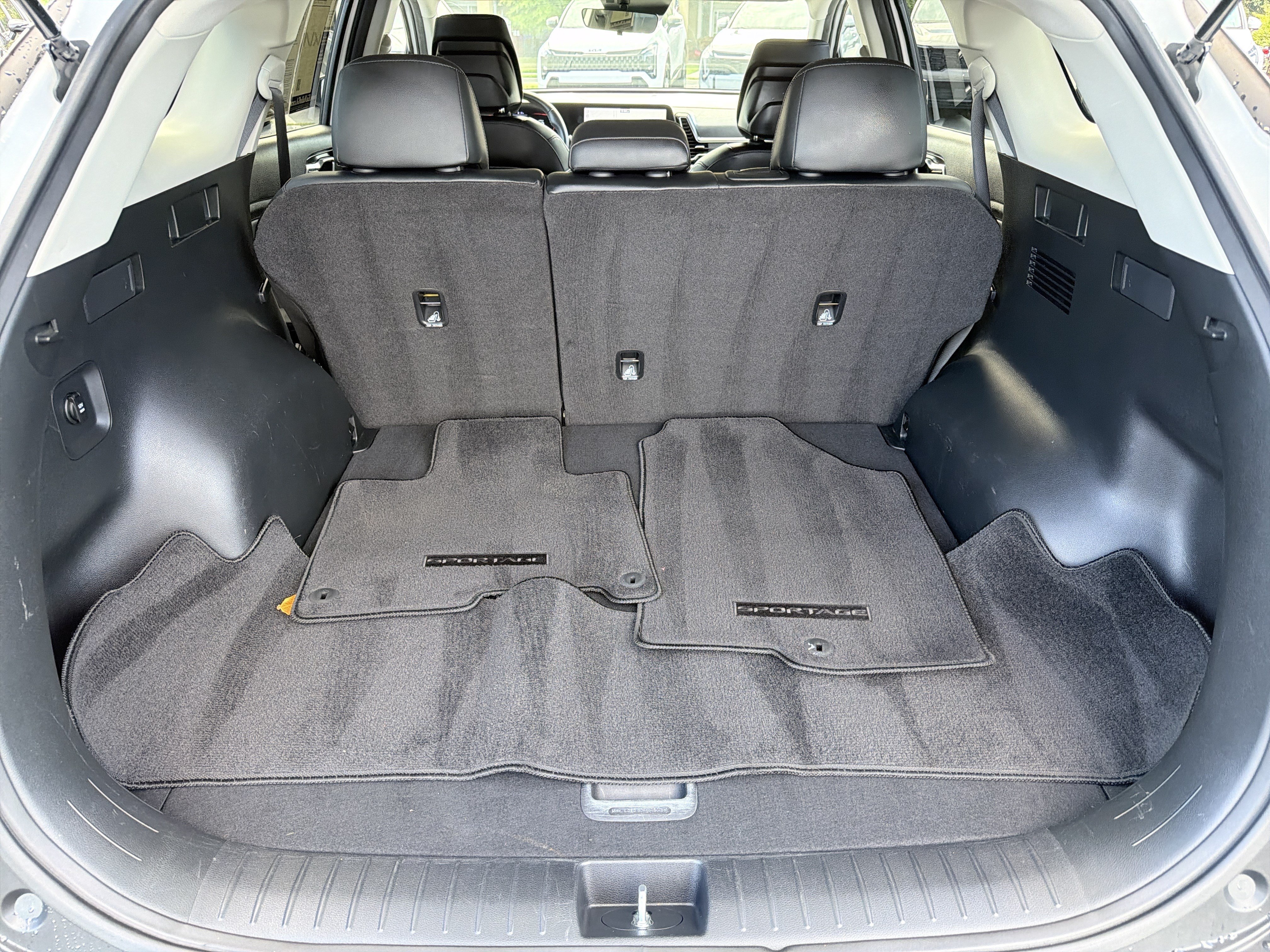 Used 2023 Kia Sportage EX FWD image 16