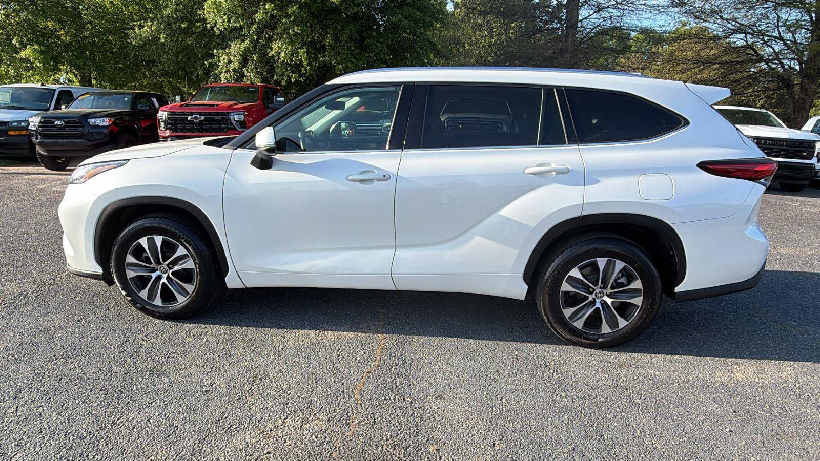 Used 2020 Toyota Highlander XLE image 8