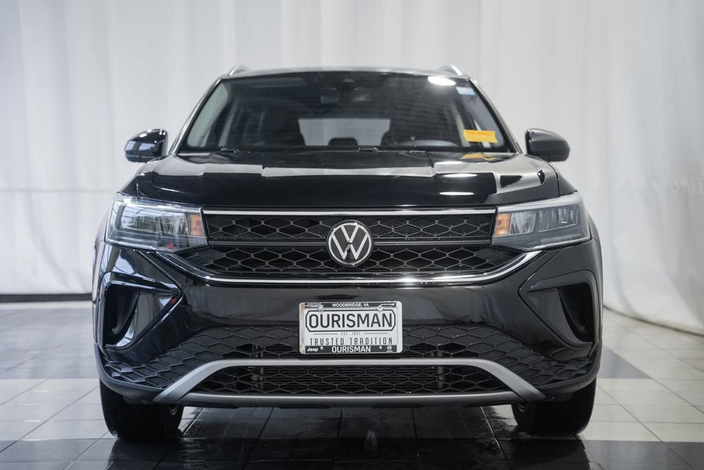 Used 2023 Volkswagen Taos SE w/ Black Wheel Package AWD/4WD image 2