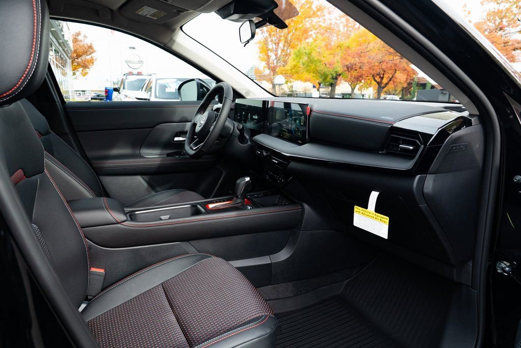 New 2026 Nissan Kicks SR w/ Cold Weather Package image 25