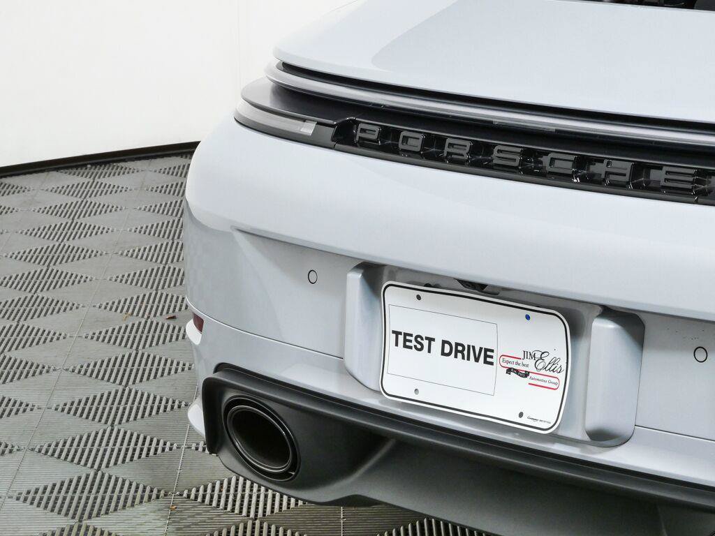 Certified 2025 Porsche 911 Carrera RWD image 30