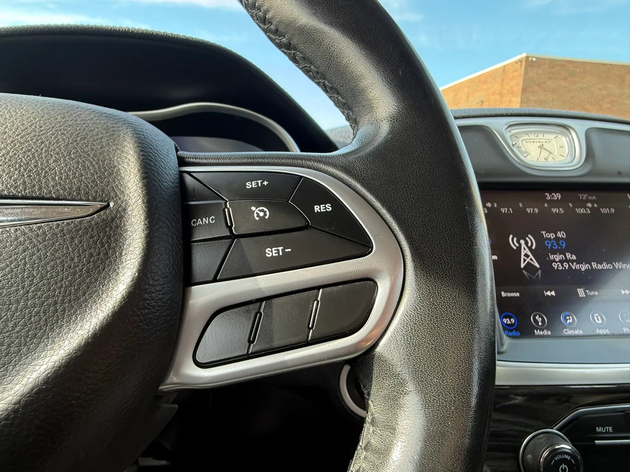 Used 2019 Chrysler 300 Touring RWD image 27