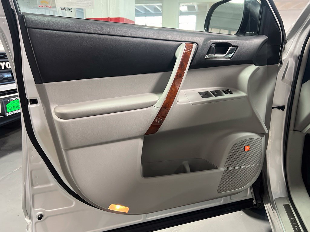 Used 2013 Toyota Highlander Limited FWD image 47