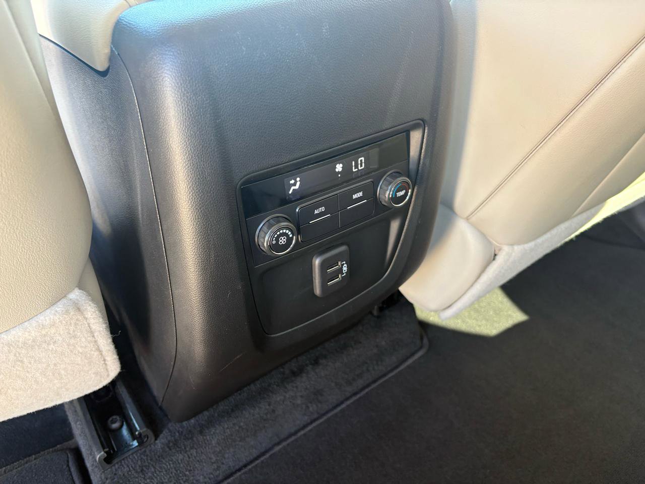 Used 2023 Buick Enclave Essence image 31