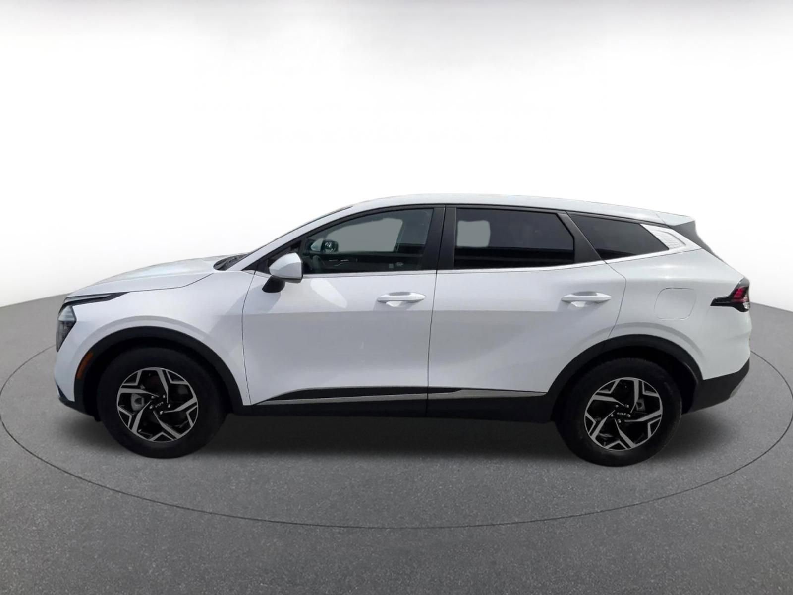 Used 2025 Kia Sportage LX FWD image 8