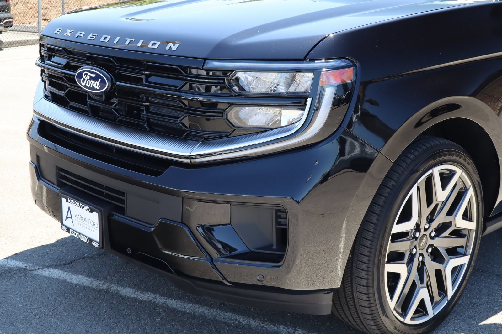 New 2027 Ford Expedition Max Platinum w/ Platinum Ultimate Package AWD/4WD image 8