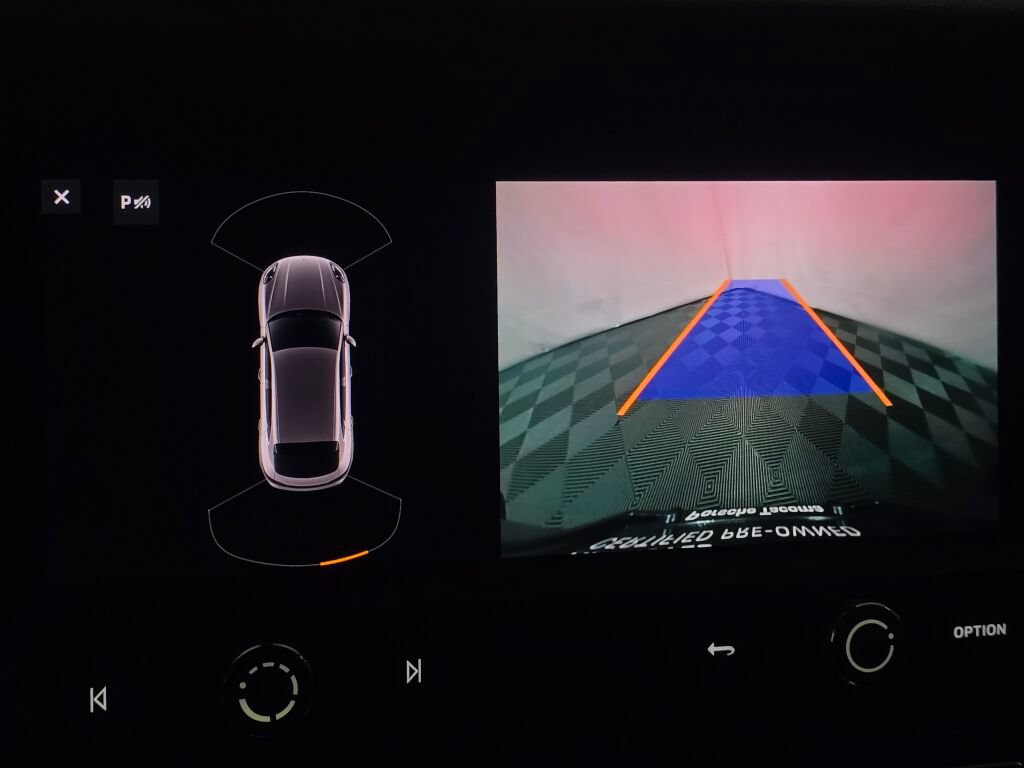 Certified 2024 Porsche Macan AWD/4WD image 42