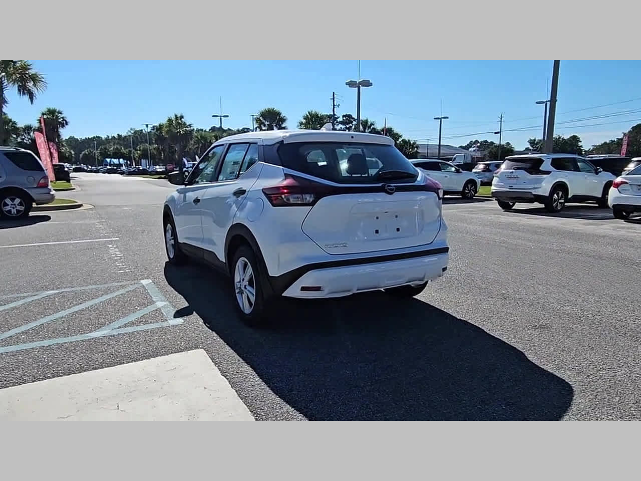 New 2025 Nissan Kicks Play S image 29