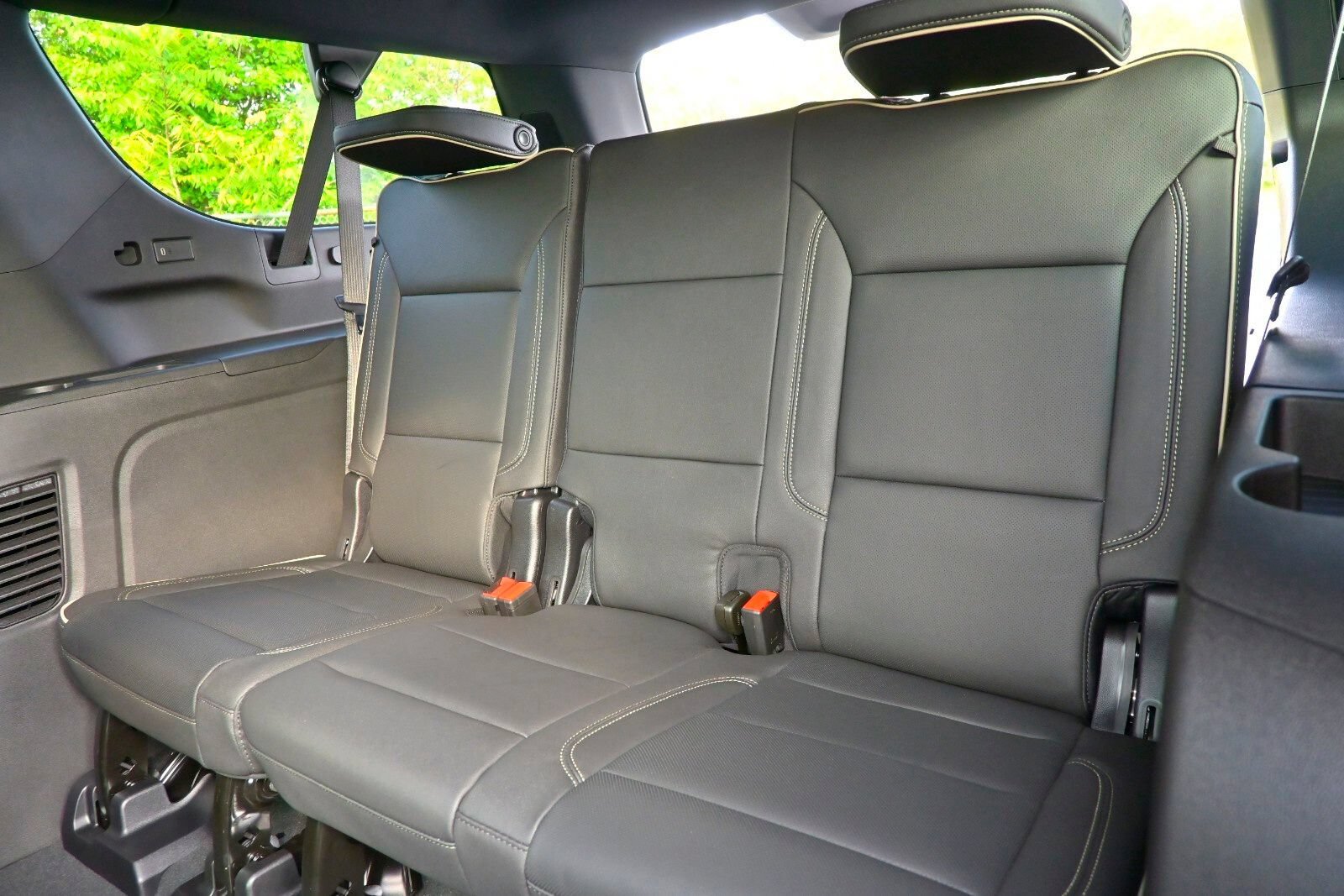 Used 2026 Chevrolet Suburban Premier w/ Sun And Tow Package AWD/4WD image 30