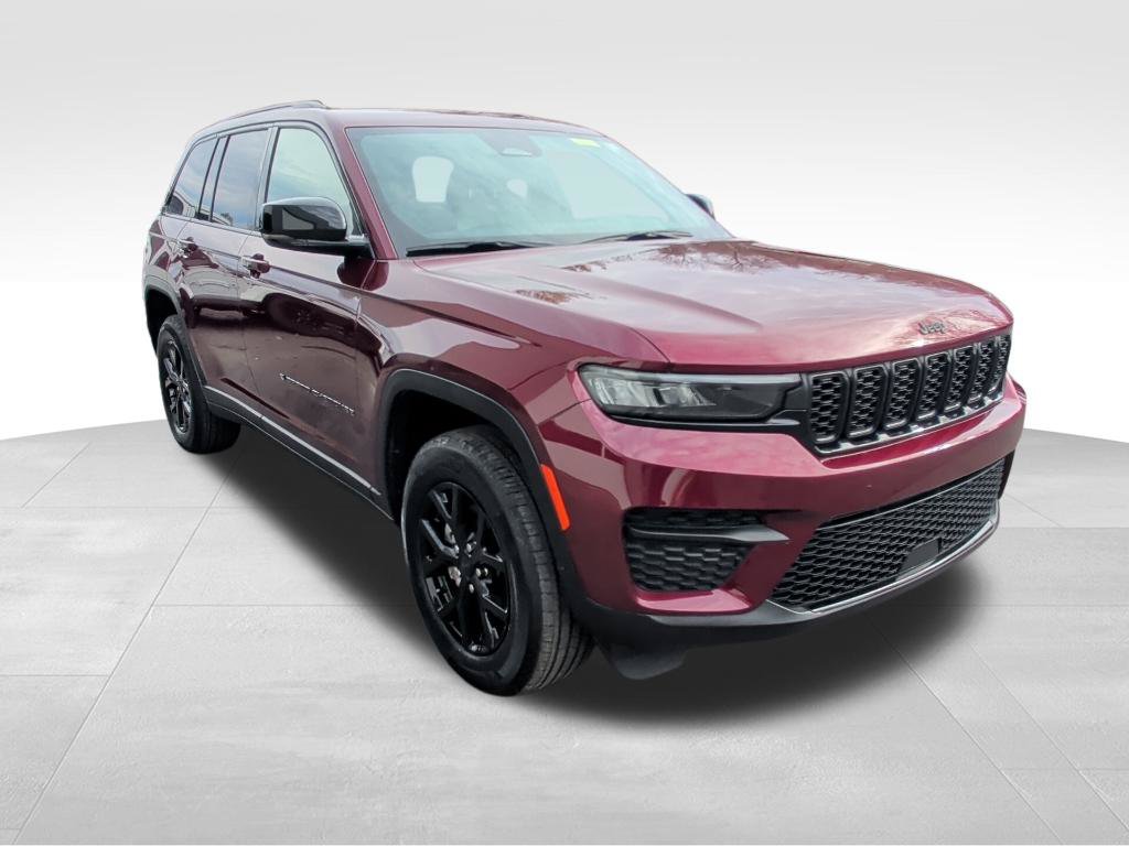 Certified 2025 Jeep Grand Cherokee Altitude AWD/4WD image 7