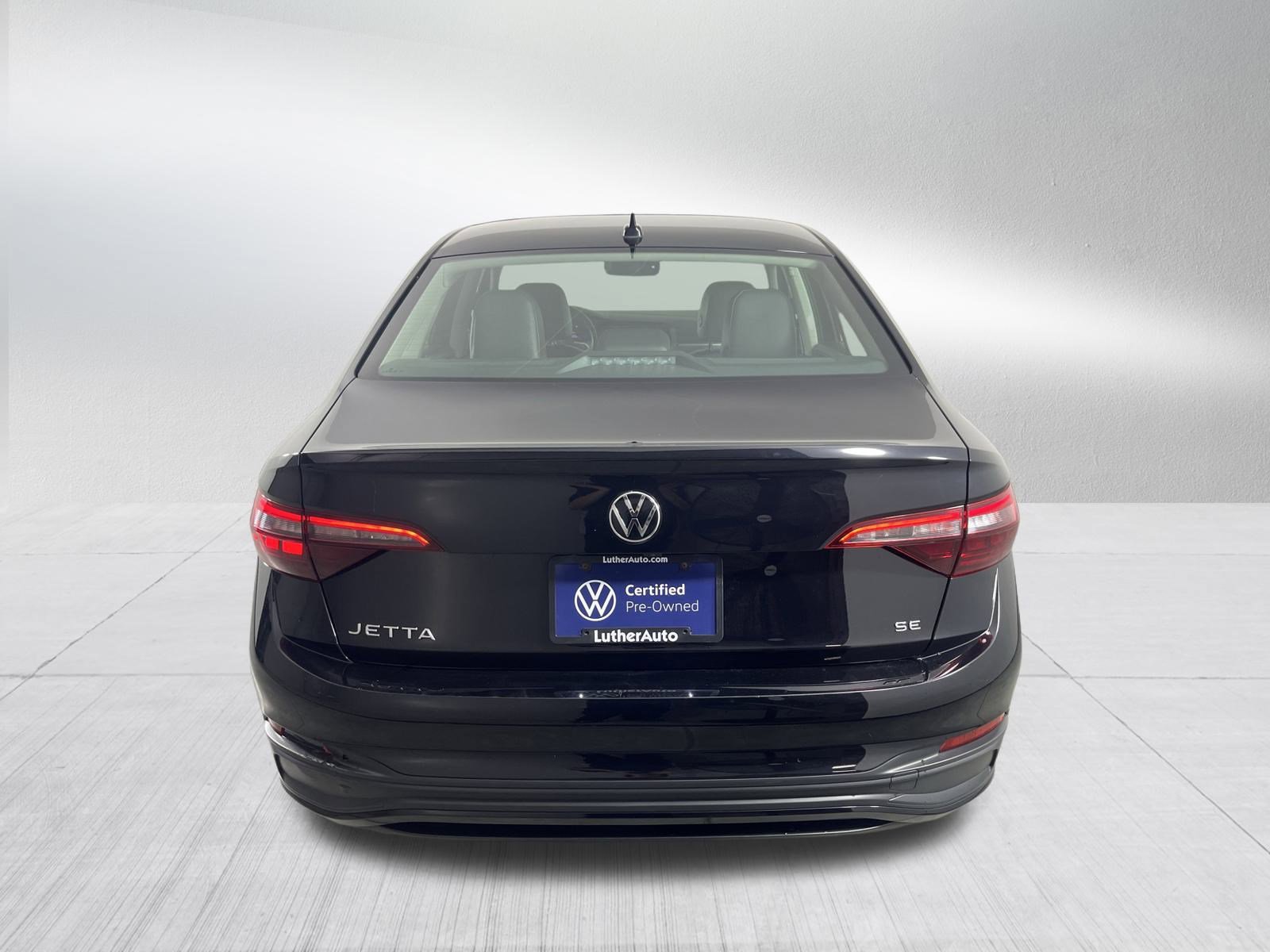 Certified 2023 Volkswagen Jetta SE w/ Panoramic Sunroof Package image 6