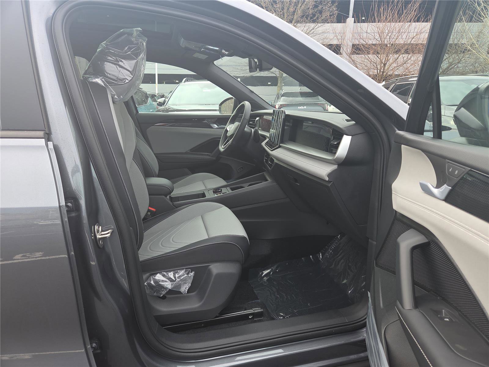 New 2026 Volkswagen Tiguan SE R-Line image 27