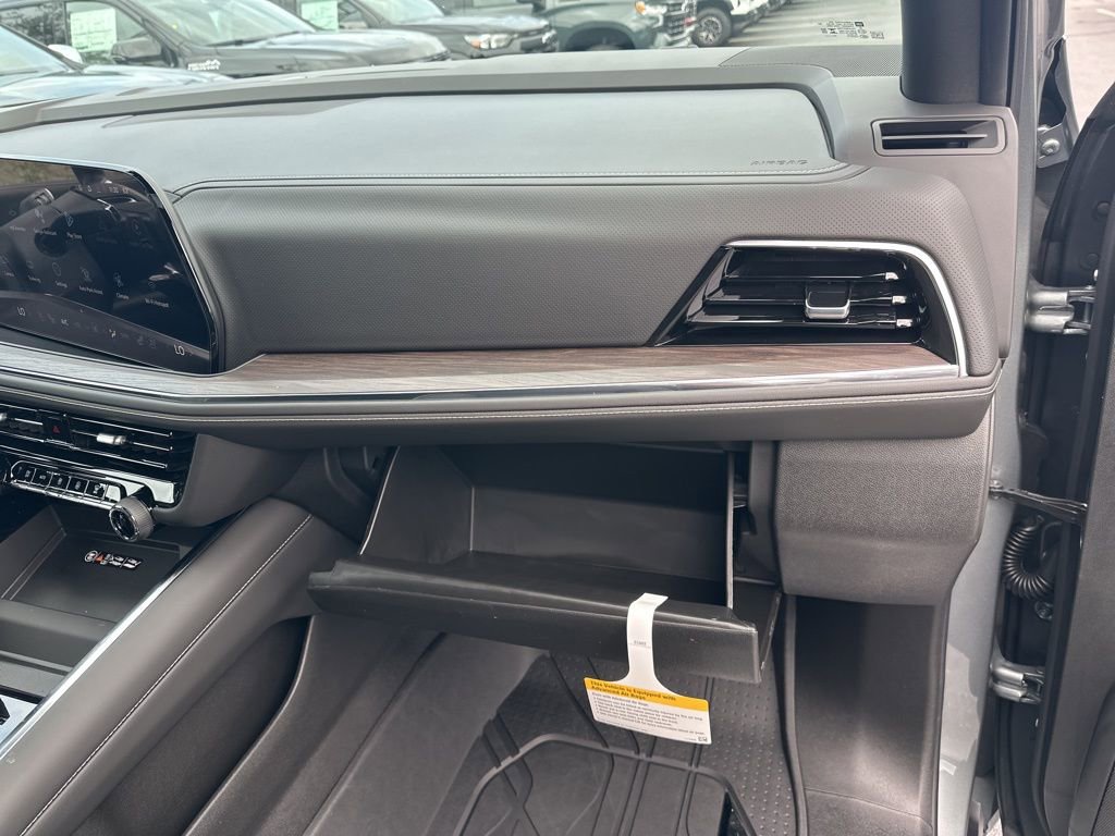 New 2026 Chevrolet Suburban Premier w/ Sun And Tow Package image 24