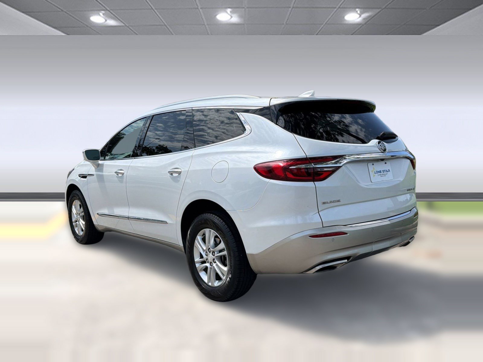 Certified 2018 Buick Enclave Essence FWD image 3