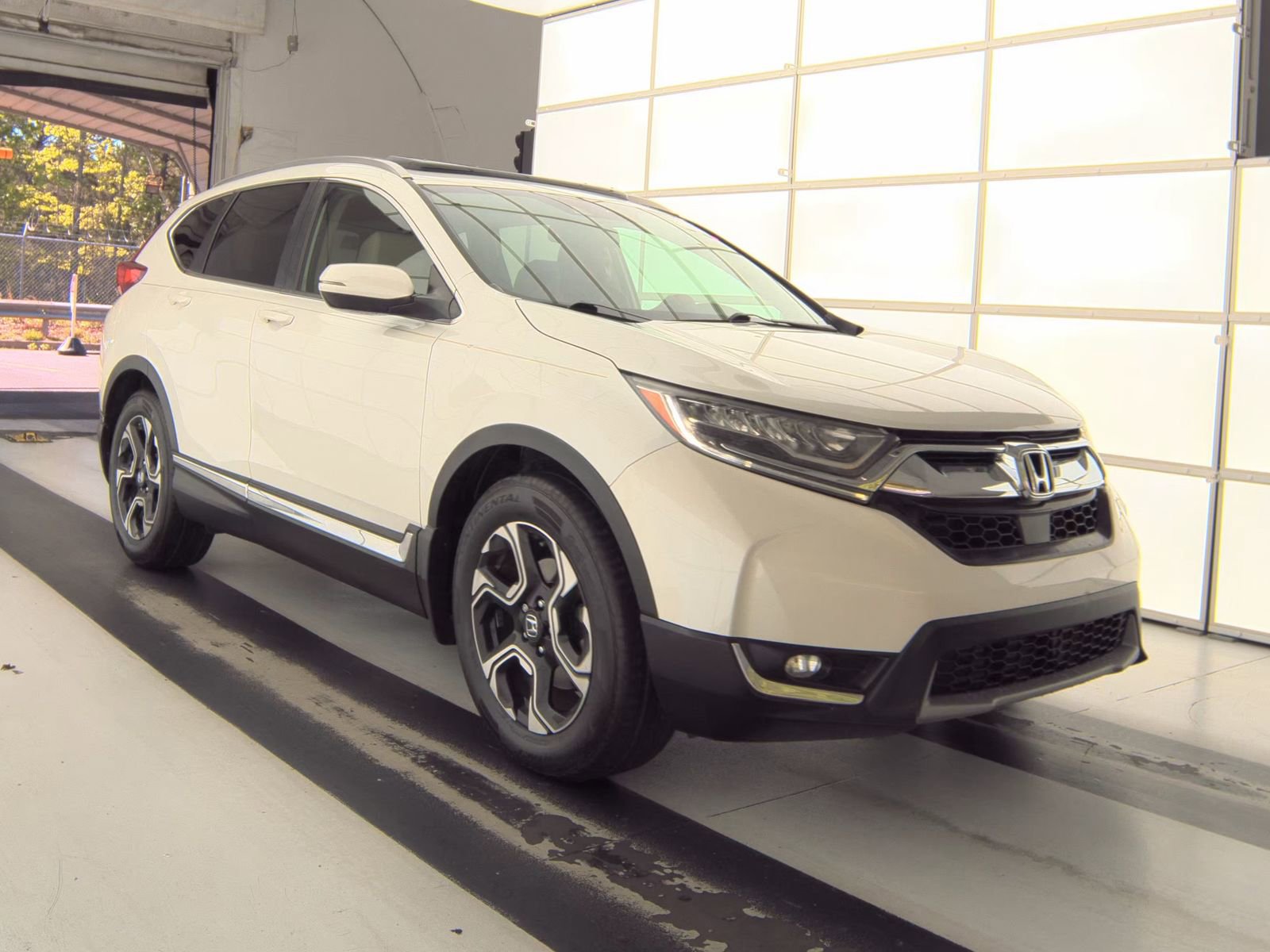 Used 2018 Honda CR-V Touring image 5