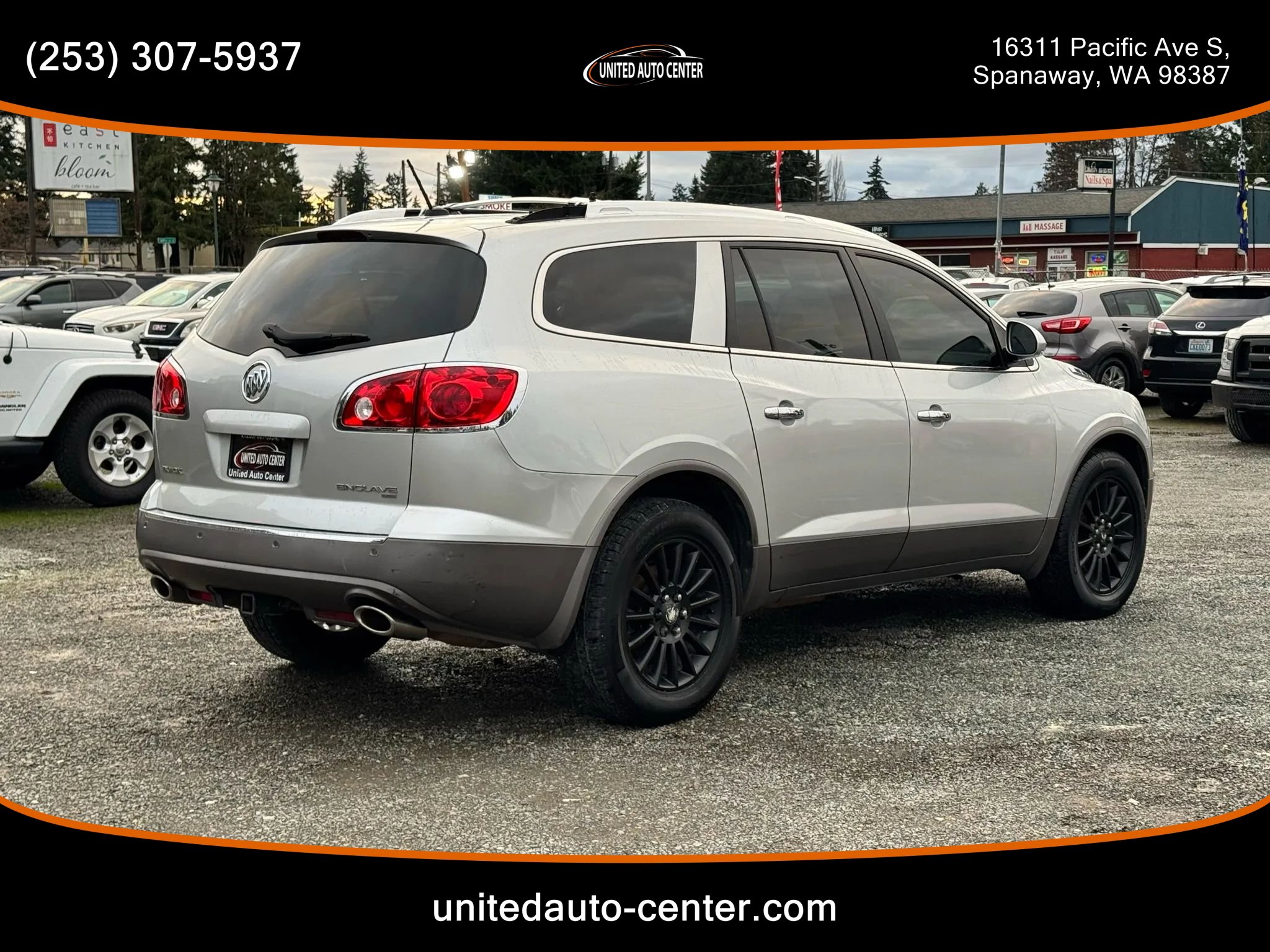 Used 2012 Buick Enclave Leather image 4