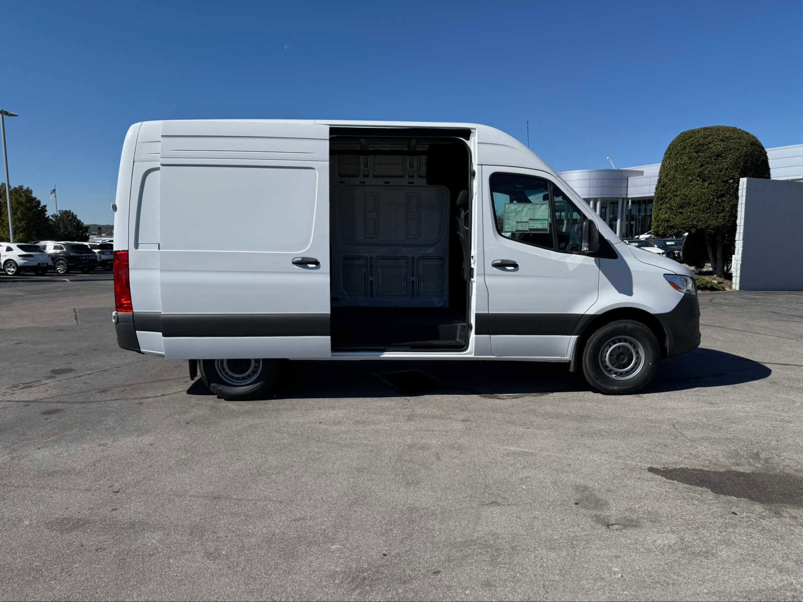 Used 2025 Mercedes-Benz Sprinter 2500 image 10