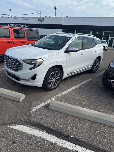 Used 2018 GMC Terrain Denali w/ Advanced Safety Package image 2
