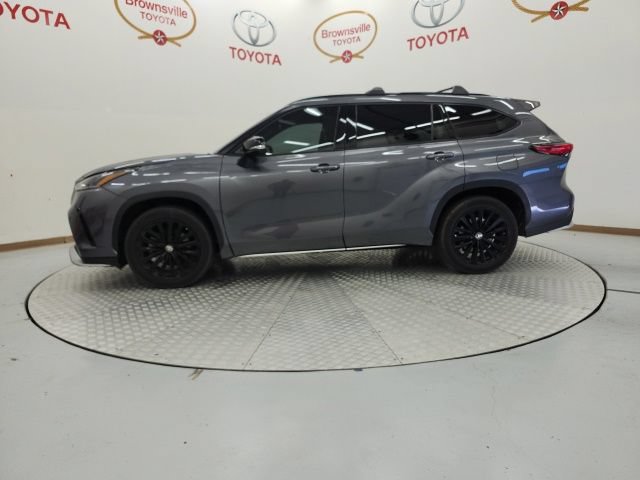 Used 2023 Toyota Highlander XSE FWD image 5