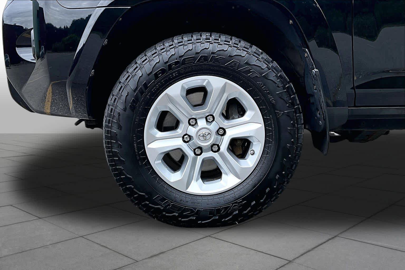 Certified 2021 Toyota 4Runner SR5 Premium w/ Moonroof Package AWD/4WD image 10