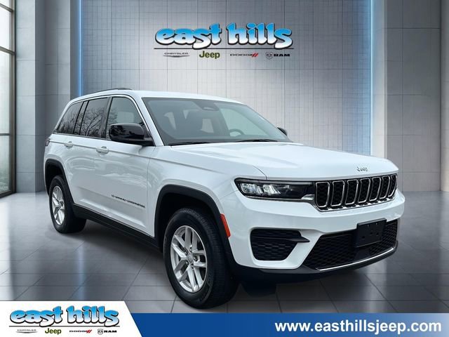 Certified 2024 Jeep Grand Cherokee Laredo X image 1
