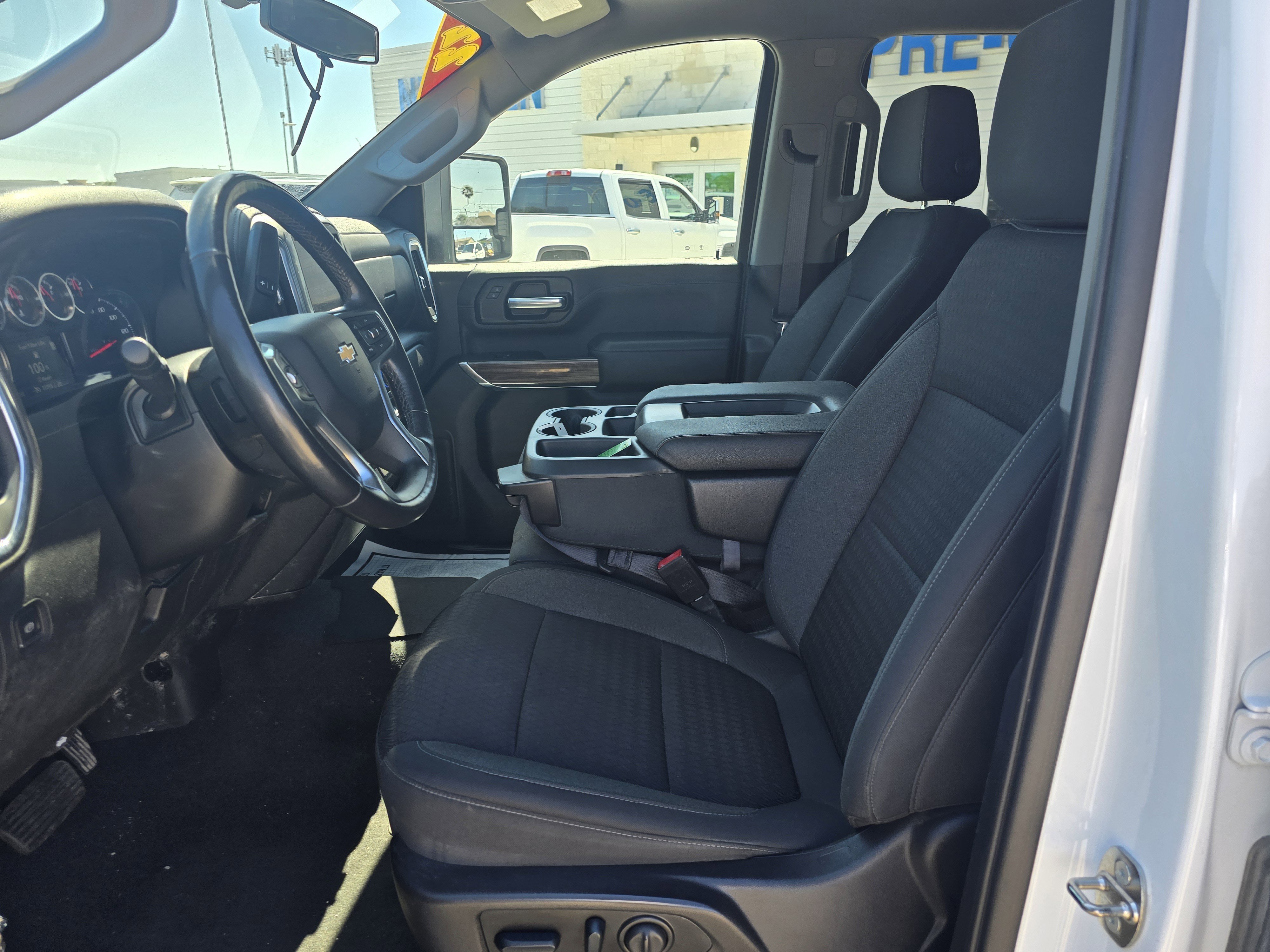 Used 2022 Chevrolet Silverado 2500 LT w/ Convenience Package image 11