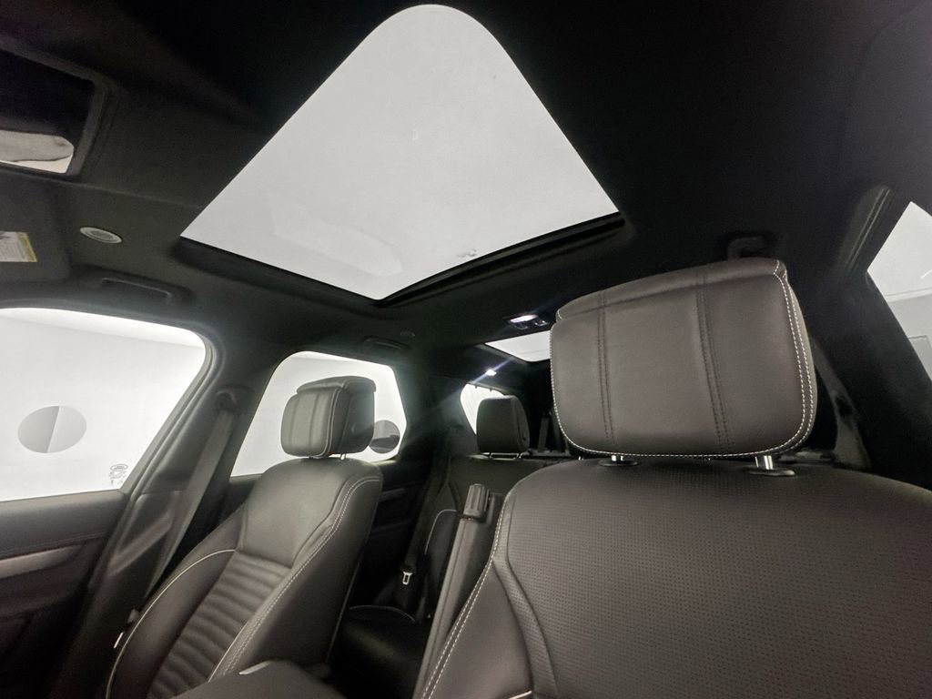 Certified 2024 Land Rover Discovery Dynamic SE image 21