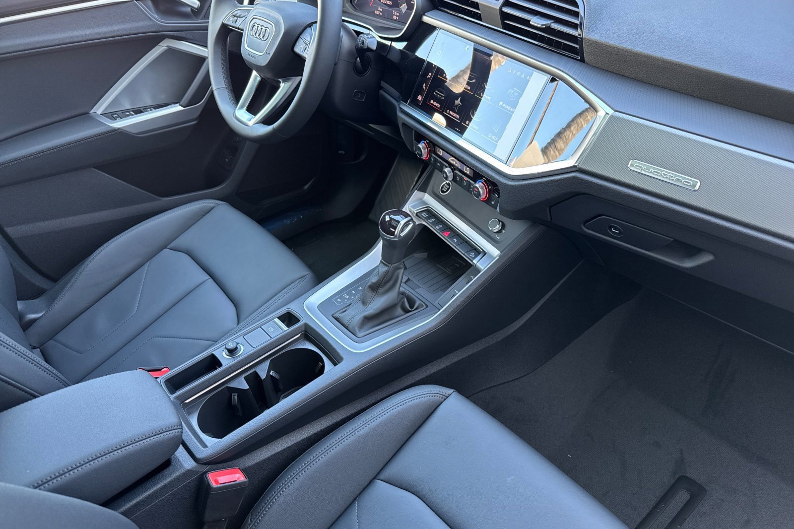 New 2025 Audi Q3 2.0T Premium image 13