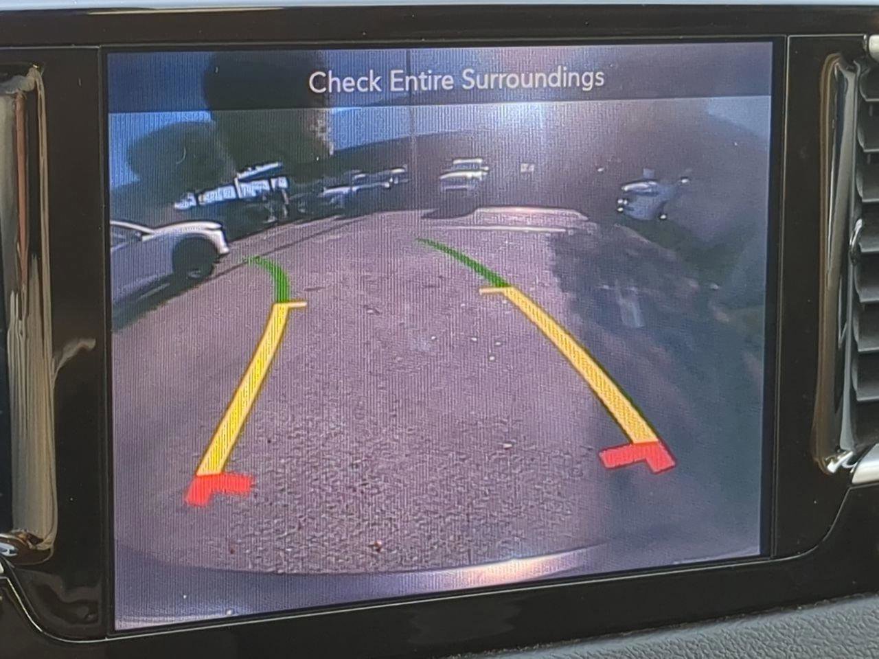 Used 2017 Chrysler Pacifica Touring-L image 17