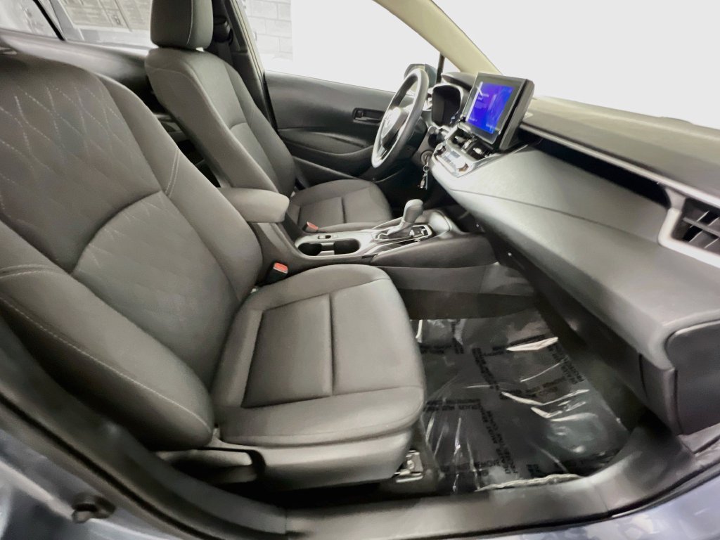 Used 2025 Toyota Corolla LE FWD image 27