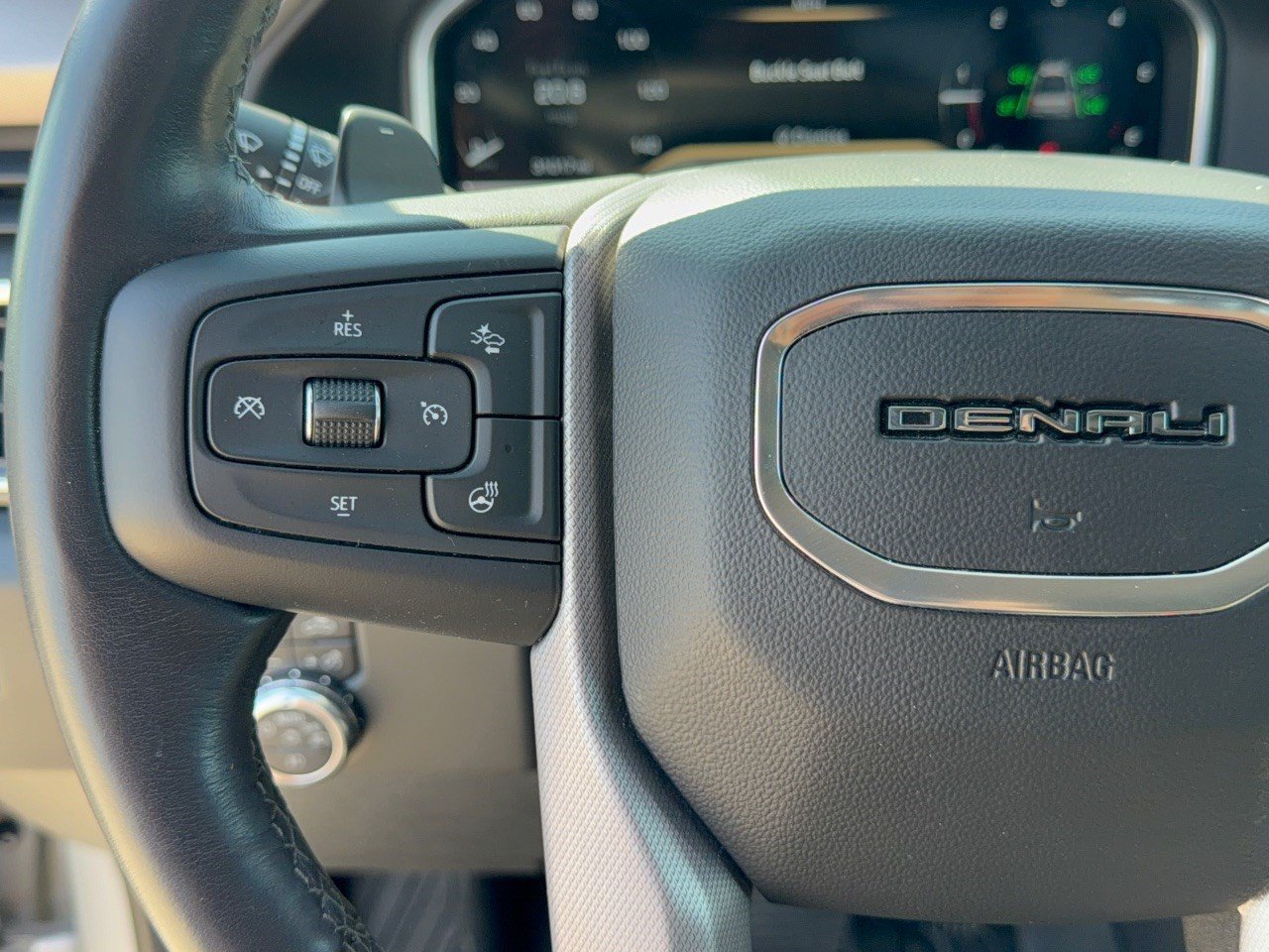 Used 2022 GMC Sierra 1500 Denali RWD image 18