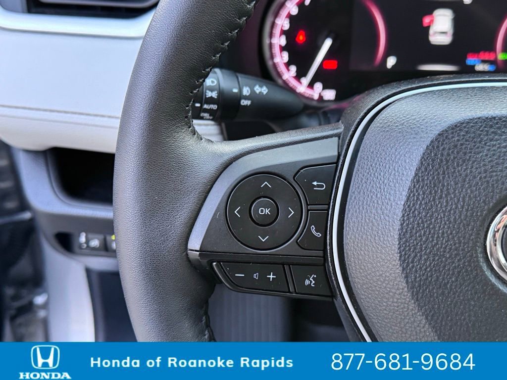 Used 2023 Toyota RAV4 XLE Premium image 22