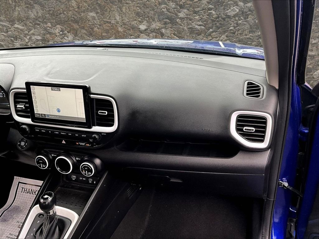 Used 2023 Hyundai Venue Limited w/ Cargo Package image 14