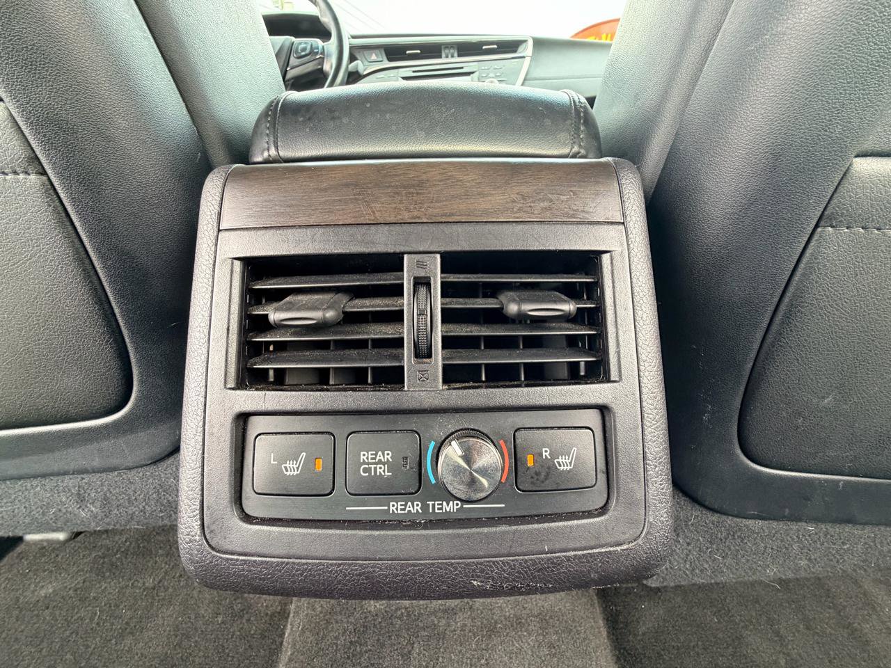 Used 2016 Toyota Avalon Limited image 26