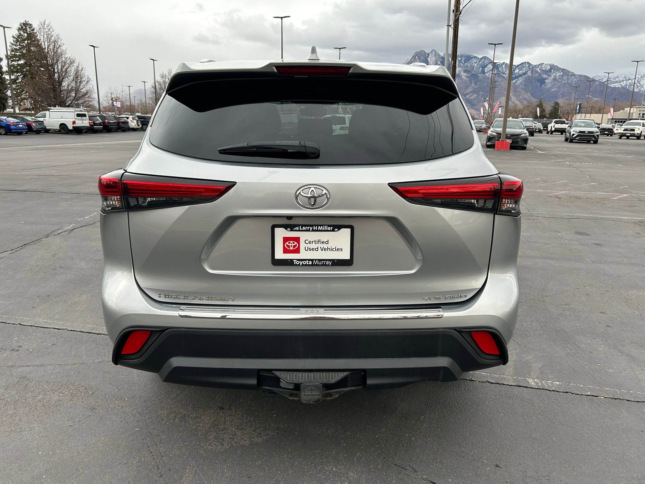 Used 2021 Toyota Highlander XLE image 4