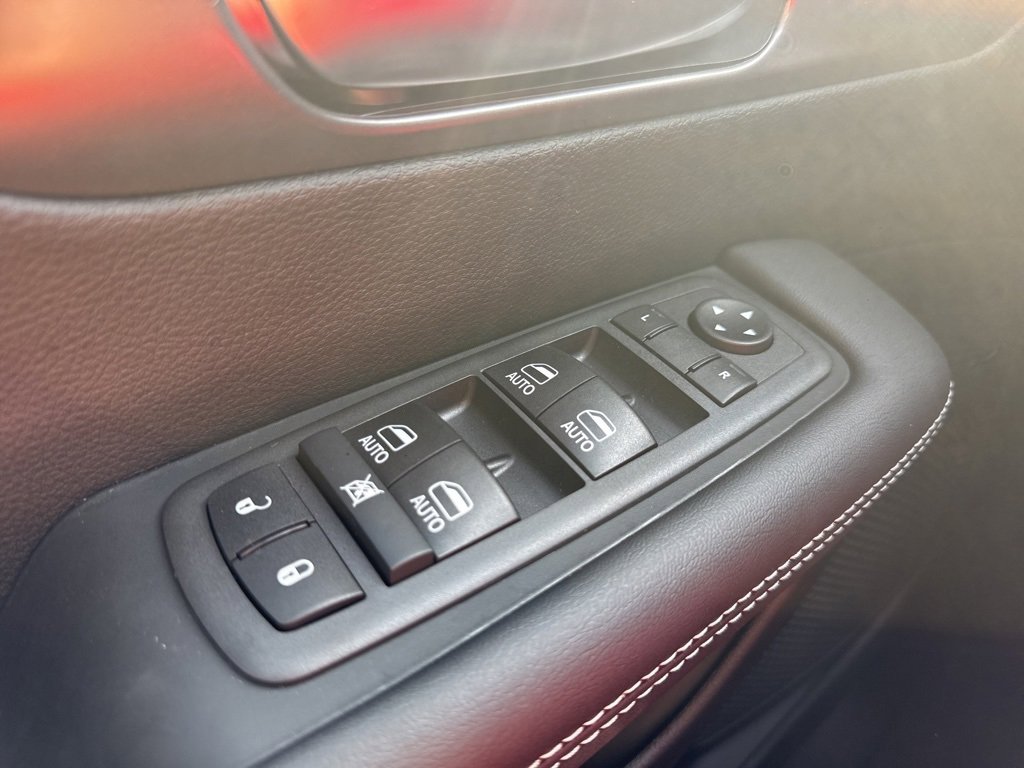 New 2026 Chrysler Pacifica Select image 9