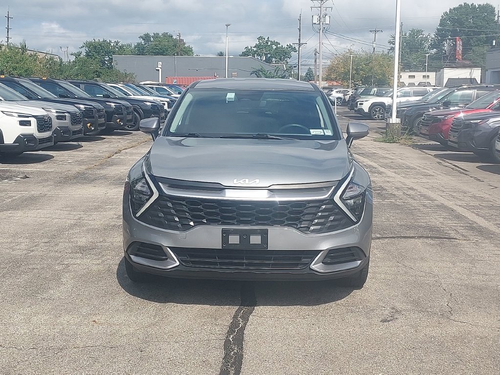 Used 2023 Kia Sportage LX FWD image 2
