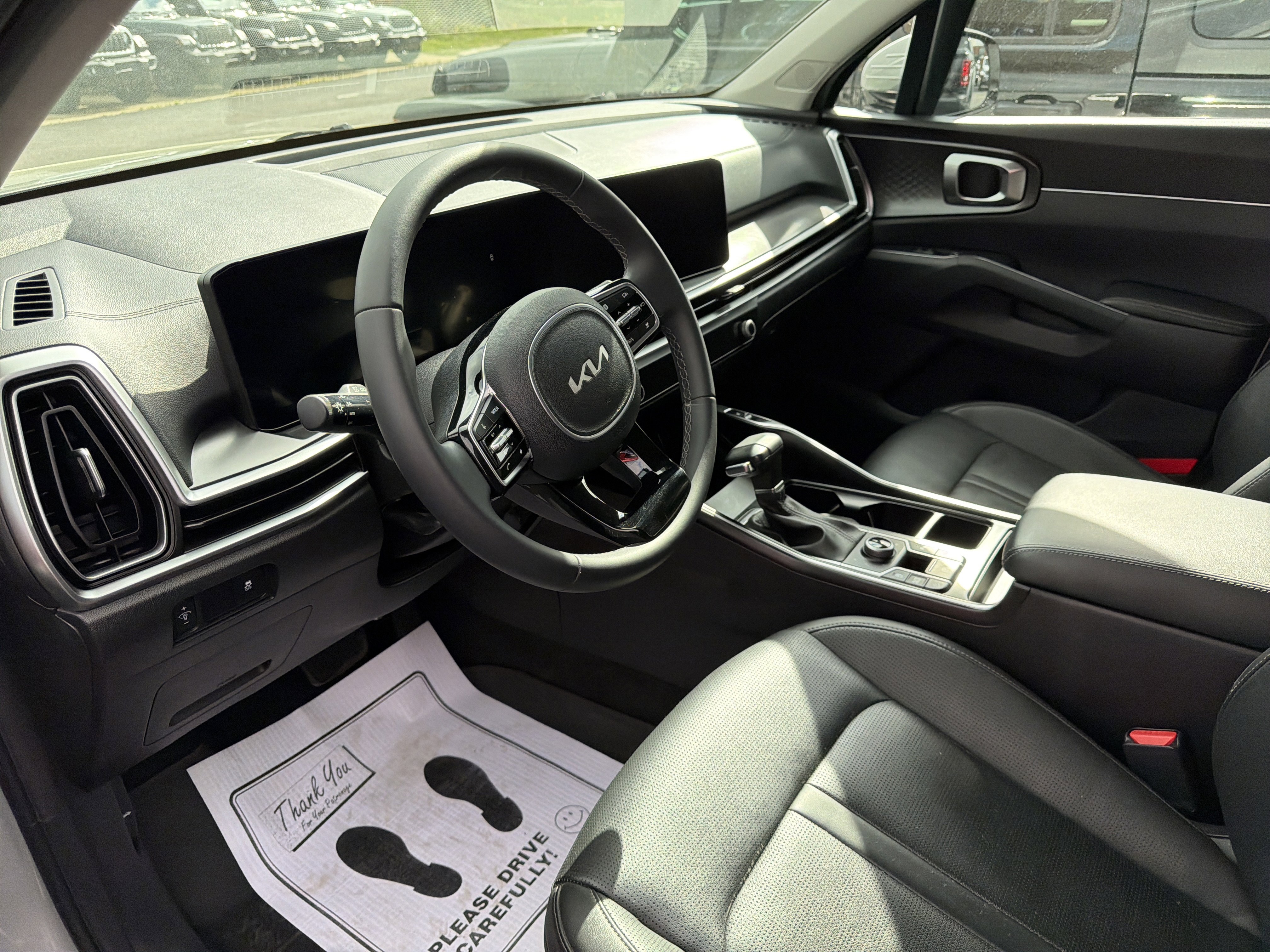 Used 2024 Kia Sorento S w/ Panoramic Sunroof Package image 27