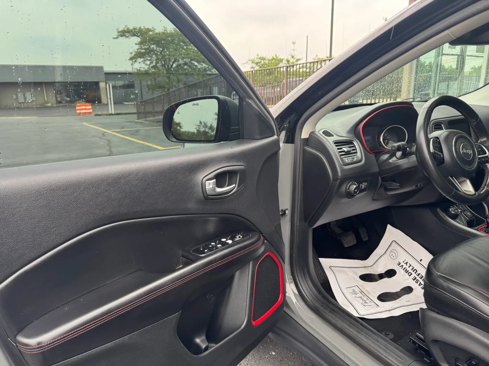 Used 2019 Jeep Compass Trailhawk w/ Leather Interior Group AWD/4WD image 6
