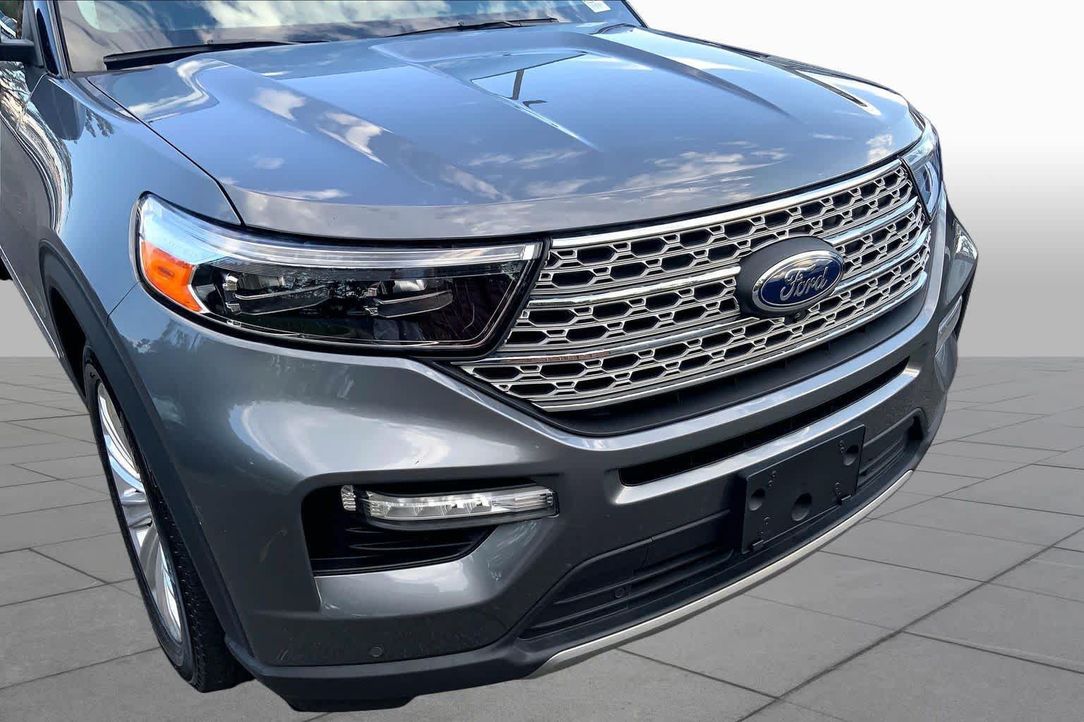 Used 2023 Ford Explorer Limited w/ Limited Technology Package RWD image 30