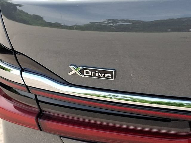 Used 2022 BMW 750i xDrive AWD/4WD image 40