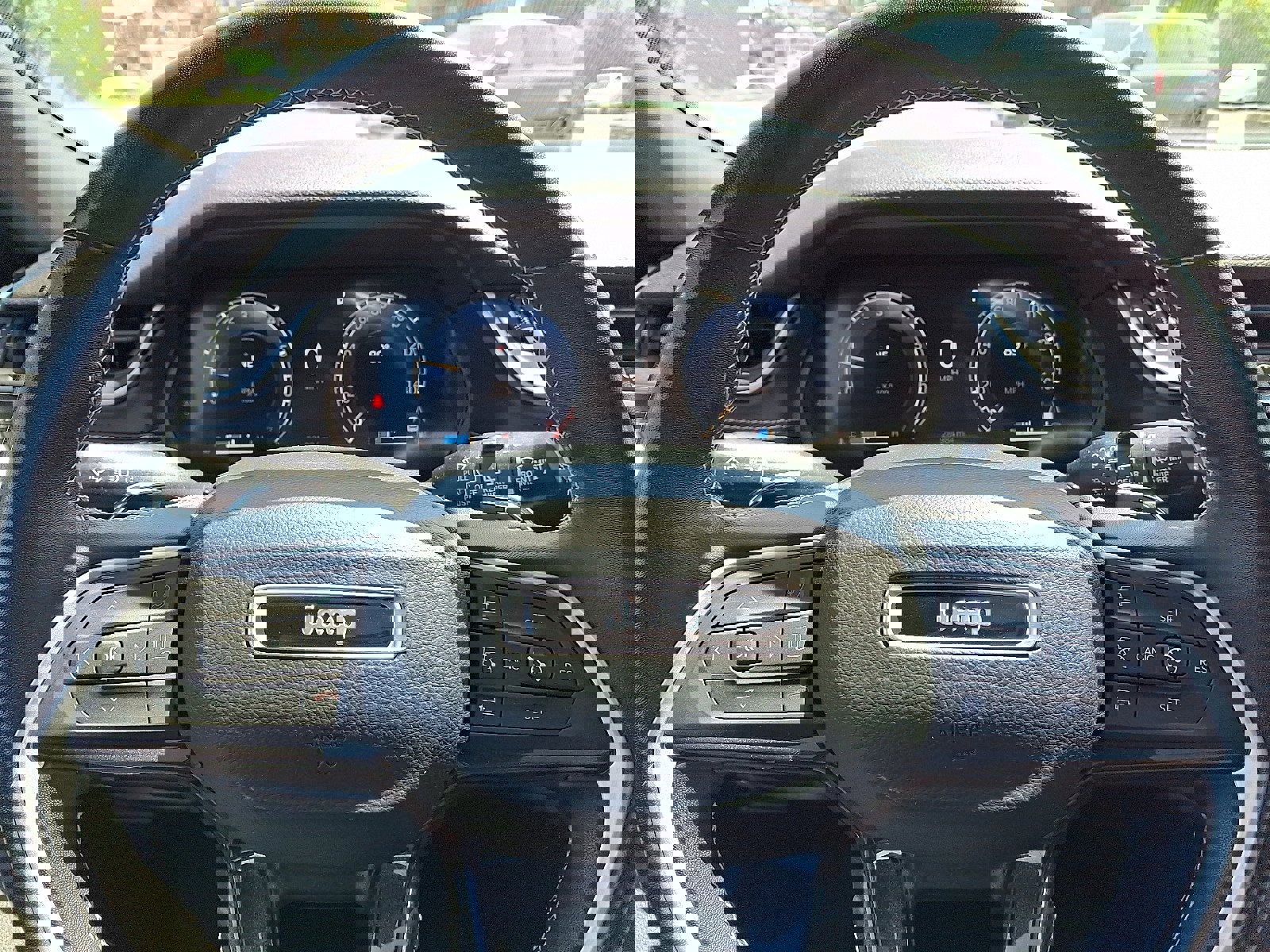 Used 2022 Jeep Grand Cherokee Altitude image 19