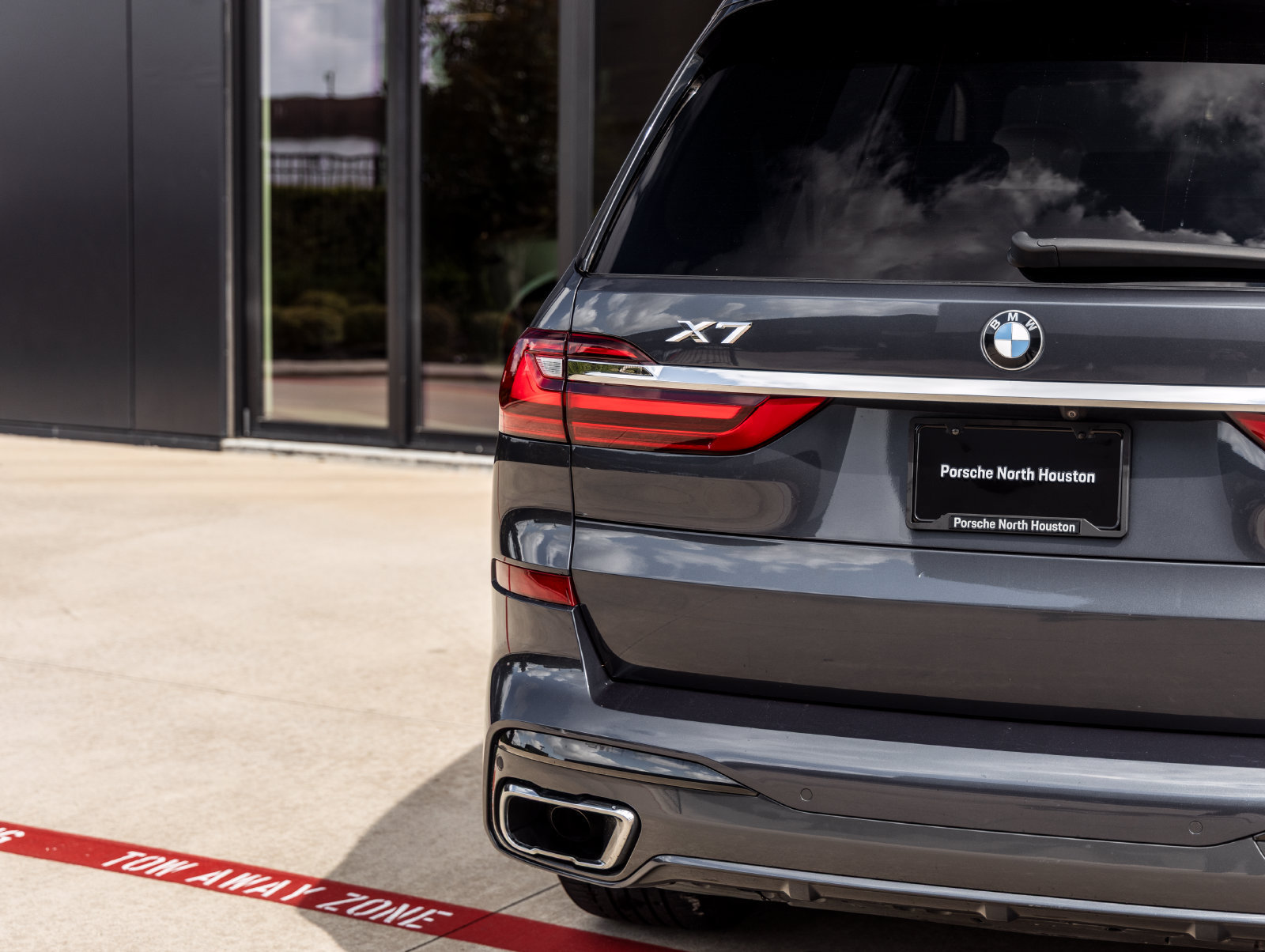 Used 2020 BMW X7 xDrive40i w/ M Sport Package AWD/4WD image 11
